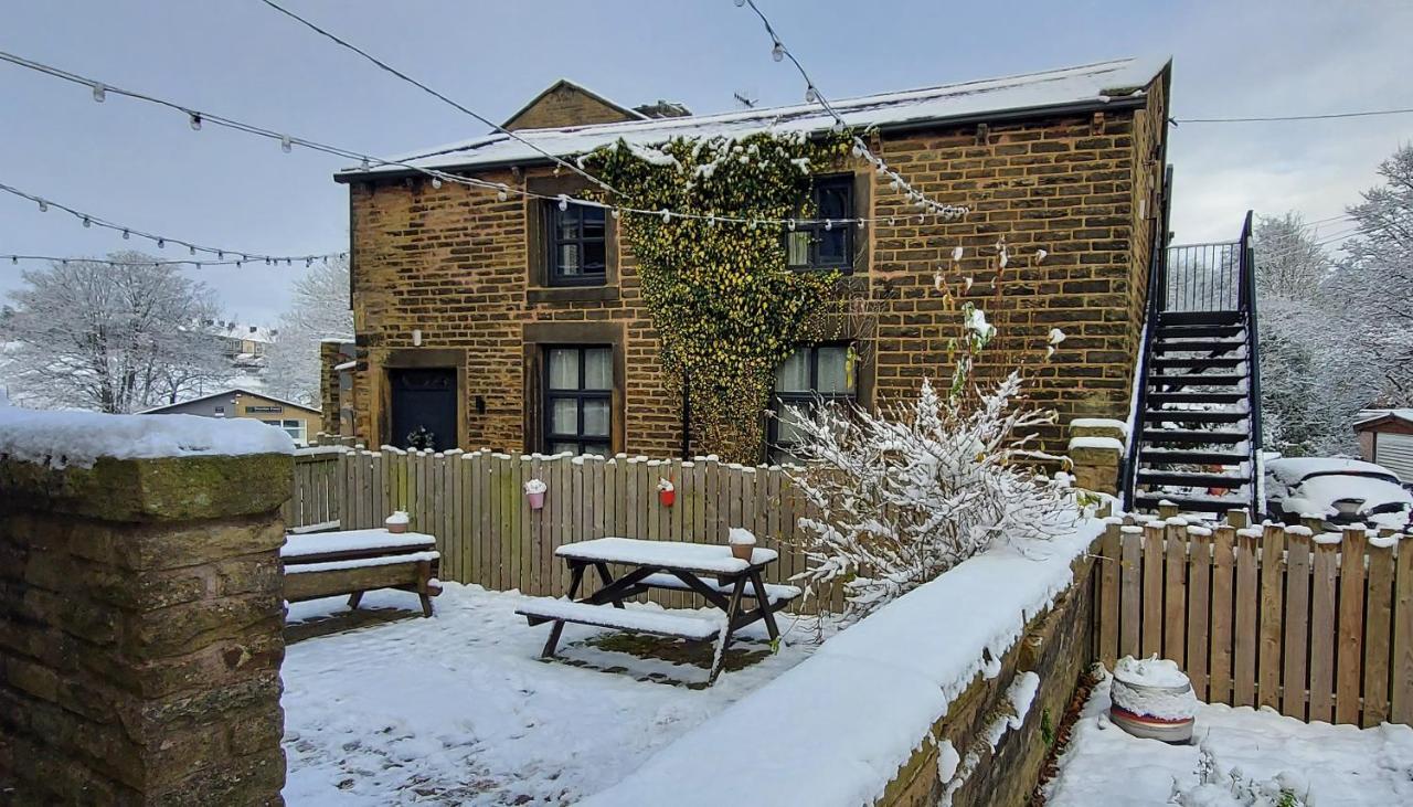 Trawden Arms Community Owned Pub Hotel Winewall Exterior photo