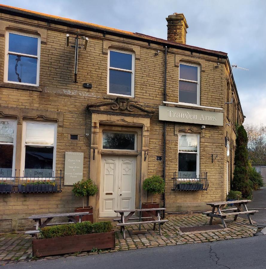 Trawden Arms Community Owned Pub Hotel Winewall Exterior photo