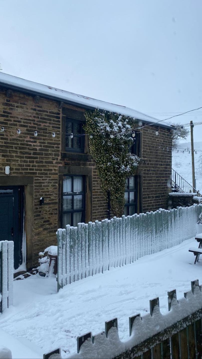 Trawden Arms Community Owned Pub Hotel Winewall Exterior photo